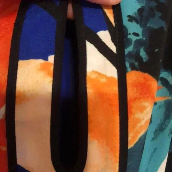 Vince Camuto floral sleeveless maxi dress with key hole top.  Size 2 - Picture 4 of 7